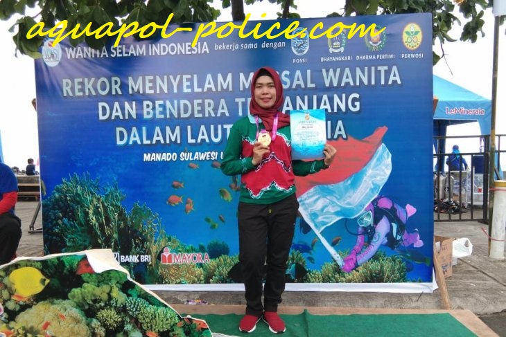 Polwan Mengemudikan Kapal Patroli Memiliki Impian Menjadi Polisi Semenjak Masih Kecil